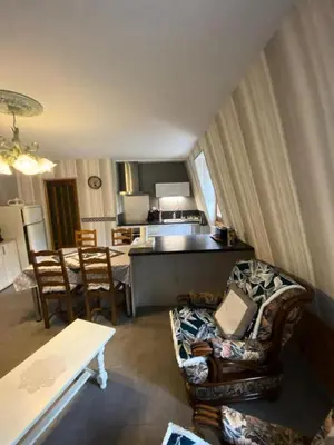 Cuisine ou kitchenette dans l'établissement Gîte de France à Lissac sur Couze 3 épis - Gîte de France 4 personnes MAE-6524