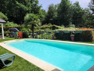 Piscine de l'établissement Gîte de France Gite capucine 2 épis - Gîte de France 2 personnes MAE-6564 ou située à proximité