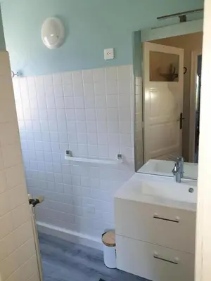 Salle de bains dans l'établissement Gîte de France Chez mamie 2 épis - Gîte de France 4 personnes MAE-6584