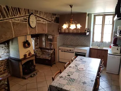 Cuisine ou kitchenette dans l'établissement Gîte de France Au bon accueil 2 épis - Gîte de France 4 personnes MAE-6654