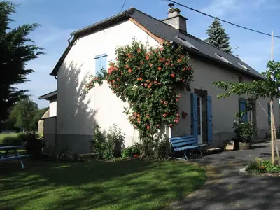 Jardin de l'établissement Gîte de France Au bord de l'eau 3 épis - Gîte de France 6 personnes MAE-6674