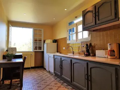 Cuisine ou kitchenette dans l'établissement Gîte de France Au bord de l'eau 3 épis - Gîte de France 6 personnes MAE-6674