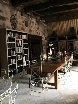 Bibliothèque dans l'appartement