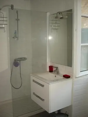 Salle de bains dans l'établissement Gîte de France Gîte la chapelle 3 épis - Gîte de France 6 personnes MAE-8904