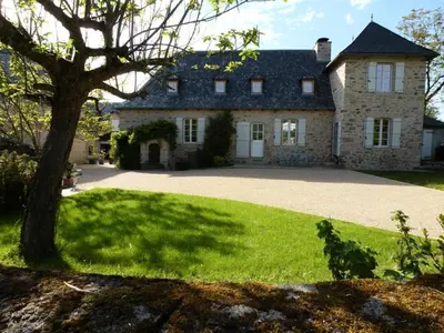 Jardin de l'établissement Gîte de France Chez le fustier 4 épis - Gîte de France 6 personnes MAE-8924
