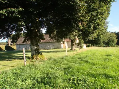 Jardin de l'établissement Gîte de France Les 7 sources 3 épis - Gîte de France 8 personnes MAE-8954