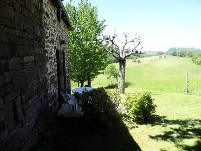 Jardin de l'établissement Gîte de France Chez le garde 3 épis - Gîte de France 4 personnes MAE-8974