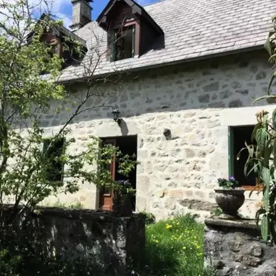 Gîte de France à Saint-Exupéry-les-Roches 3 épis - Gîte de France 6 personnes MAE-9064