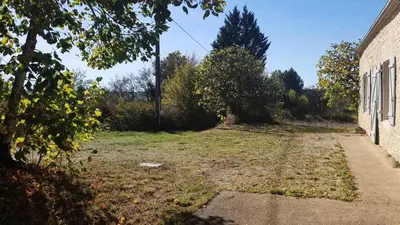 Jardin de l'établissement Gîte de France Gîte de duroux 3 épis - Gîte de France 6 personnes MAE-9134