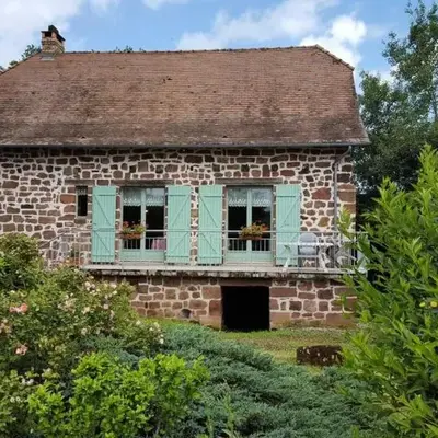 Gîte de France La besse 2 épis - Gîte de France 6 personnes MAE-9144