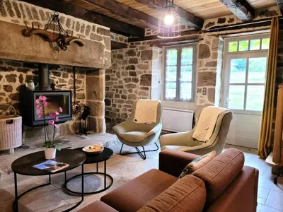 Coin salon dans l'établissement Gîte de France Les 7 sources 3 épis - Gîte de France 4 personnes MAE-9154