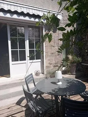 Terrasse ou espace extérieur de l'établissement Gîte de France à Saint-Yrieix-le-Déjalat 3 épis - Gîte de France 4 personnes MAE-9234