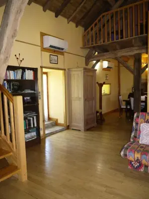 Bibliothèque dans l'appartement
