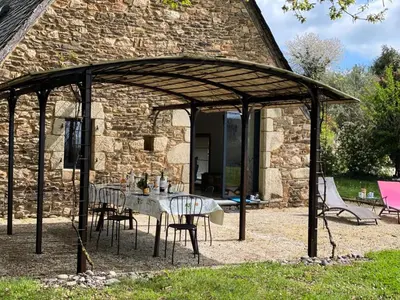Jardin de l'établissement Gîte de France Gîte de chaviolle 4 épis - Gîte de France 6 personnes MAE-9284