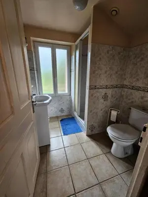 Salle de bains dans l'établissement Gîte de France Malapie 3 épis - Gîte de France 5 personnes MAE-9314