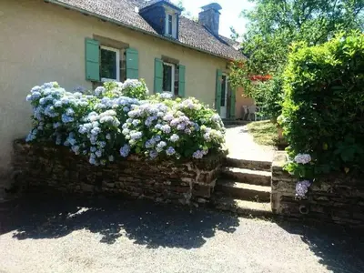Jardin de l'établissement Gîte de France Chez jeannette 3 épis - Gîte de France 6 personnes MAE-9344