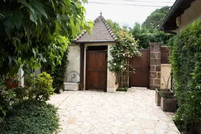 Jardin de l'établissement Gîte de France Bayat pour 5 personnes 4 épis - Gîte de France 5 personnes MAE-9354