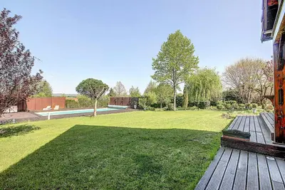 Jardin de l'établissement Gîte de France Bayat pour 5 personnes 4 épis - Gîte de France 5 personnes MAE-9354