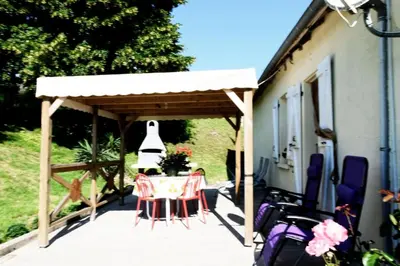 Jardin de l'établissement Gîte de France Les palinières 3 épis - Gîte de France 4 personnes MAE-9384