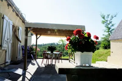 Balcon ou terrasse dans l'établissement Gîte de France Les palinières 3 épis - Gîte de France 4 personnes MAE-9384