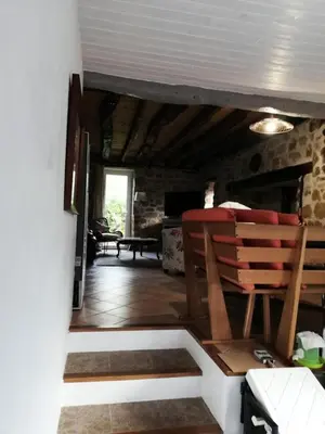 Coin salon dans l'établissement Gîte de France La valade 2 épis - Gîte de France 4 personnes MAE-9404