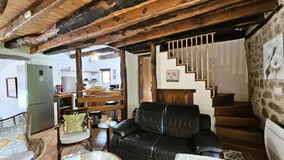 Coin salon dans l'établissement Gîte de France La valade 2 épis - Gîte de France 4 personnes MAE-9404