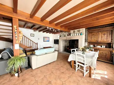 Cuisine ou kitchenette dans l'établissement Gîte de France Chez dédé et léa 3 épis - Gîte de France 6 personnes MAE-9414