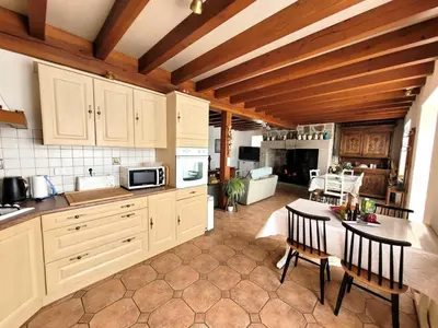 Cuisine ou kitchenette dans l'établissement Gîte de France Chez dédé et léa 3 épis - Gîte de France 6 personnes MAE-9414