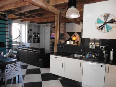 Cuisine ou kitchenette dans l'établissement Gîte de France Gîte la chapelle avec piscine 3 épis - Gîte de France 6 personnes MAE-9464