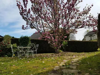 Jardin de l'établissement Gîte de France Les hortensias 3 épis - Gîte de France 2 personnes MAE-9614
