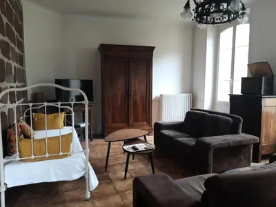 Un ou plusieurs lits dans un hébergement de l'établissement Gîte de France à Vars-sur-Roseix 3 épis - Gîte de France 5 personnes MAE-9624