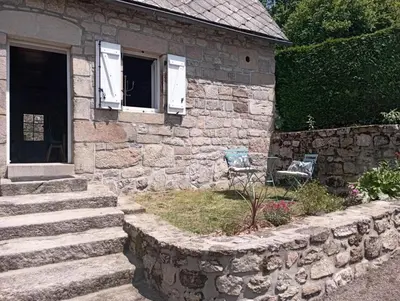 Jardin de l'établissement Gîte de France Gîte des veyssières 3 épis - Gîte de France 4 personnes MAE-9654