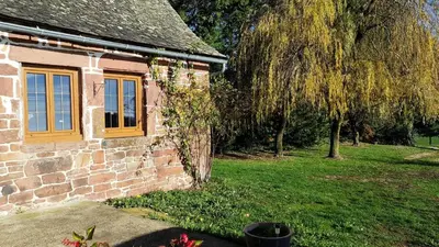 Jardin de l'établissement Gîte de France Les combottes 3 épis - Gîte de France 4 personnes MAE-9734