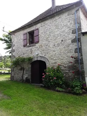 Jardin de l'établissement Gîte de France à Sioniac 2 épis - Gîte de France 5 personnes MAE-9744