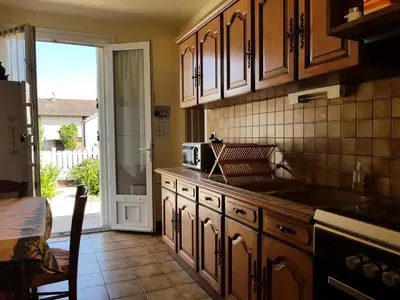 Cuisine ou kitchenette dans l'établissement Gîte de France Le gaillard 3 épis - Gîte de France 4 personnes MAE-9794