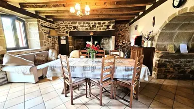 Coin salon dans l'établissement Gîte de France Peuch del pic 2 épis - Gîte de France 5 personnes MAE-9854