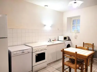 Cuisine ou kitchenette dans l'établissement Gîte de France N°6 3 épis - Gîte de France 4 personnes MAE-9884
