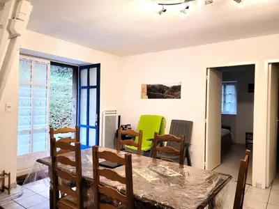 Coin salon dans l'établissement Gîte de France N°6 3 épis - Gîte de France 4 personnes MAE-9884