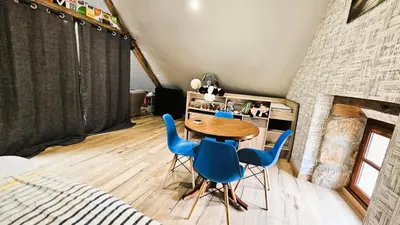 Coin salon dans l'établissement Gîte de France Les mésanges 3 épis - Gîte de France 4 personnes MAE-9904