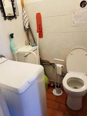 Salle de bains dans l'établissement Gîte de France à Soudaine-Lavinadière 3 épis - Gîte de France 5 personnes MAE-9954