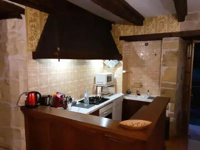 Cuisine ou kitchenette dans l'établissement Gîte de France Le petit colibri 2 épis - Gîte de France 4 personnes MAE-9964
