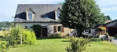 Jardin de l'établissement Gîte de France Gratte bruyère 3 épis - Gîte de France 8 personnes MAE-9984