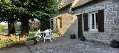 Jardin de l'établissement Gîte de France Gratte bruyère 3 épis - Gîte de France 8 personnes MAE-9984