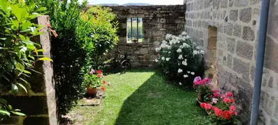 Jardin de l'établissement Gîte de France La maison de la halle 3 épis - Gîte de France 6 personnes MAE-0034
