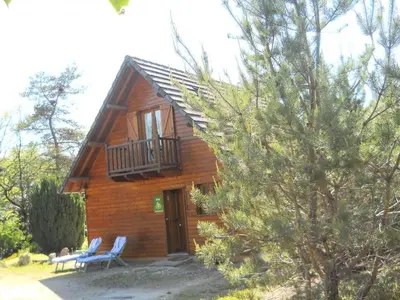 Jardin de l'établissement Gîte de France Les acacias 3 épis - Gîte de France 4 personnes MAE-0044
