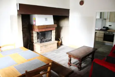 Cuisine ou kitchenette dans l'établissement Gîte de France à Alleyrat 2 épis - Gîte de France 6 personnes MAE-0094