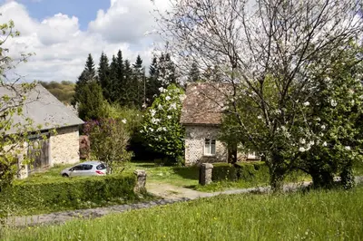 Jardin de l'établissement Gîte de France Chez yvette 3 épis - Gîte de France 6 personnes MAE-0204