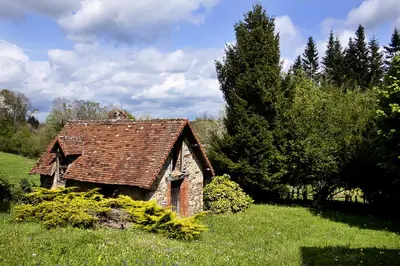 Jardin de l'établissement Gîte de France Chez yvette 3 épis - Gîte de France 6 personnes MAE-0204