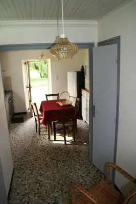Cuisine ou kitchenette dans l'établissement Gîte de France Monédières 3 épis - Gîte de France 2 personnes MAE-0224