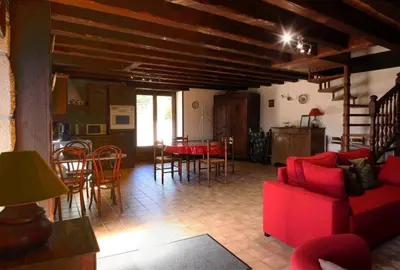 Coin salon dans l'établissement Gîte de France à Toy-Viam 3 épis - Gîte de France 4 personnes MAE-0254